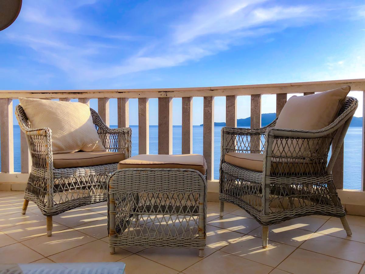 Beach Apartment Rafailovici Bagian luar foto