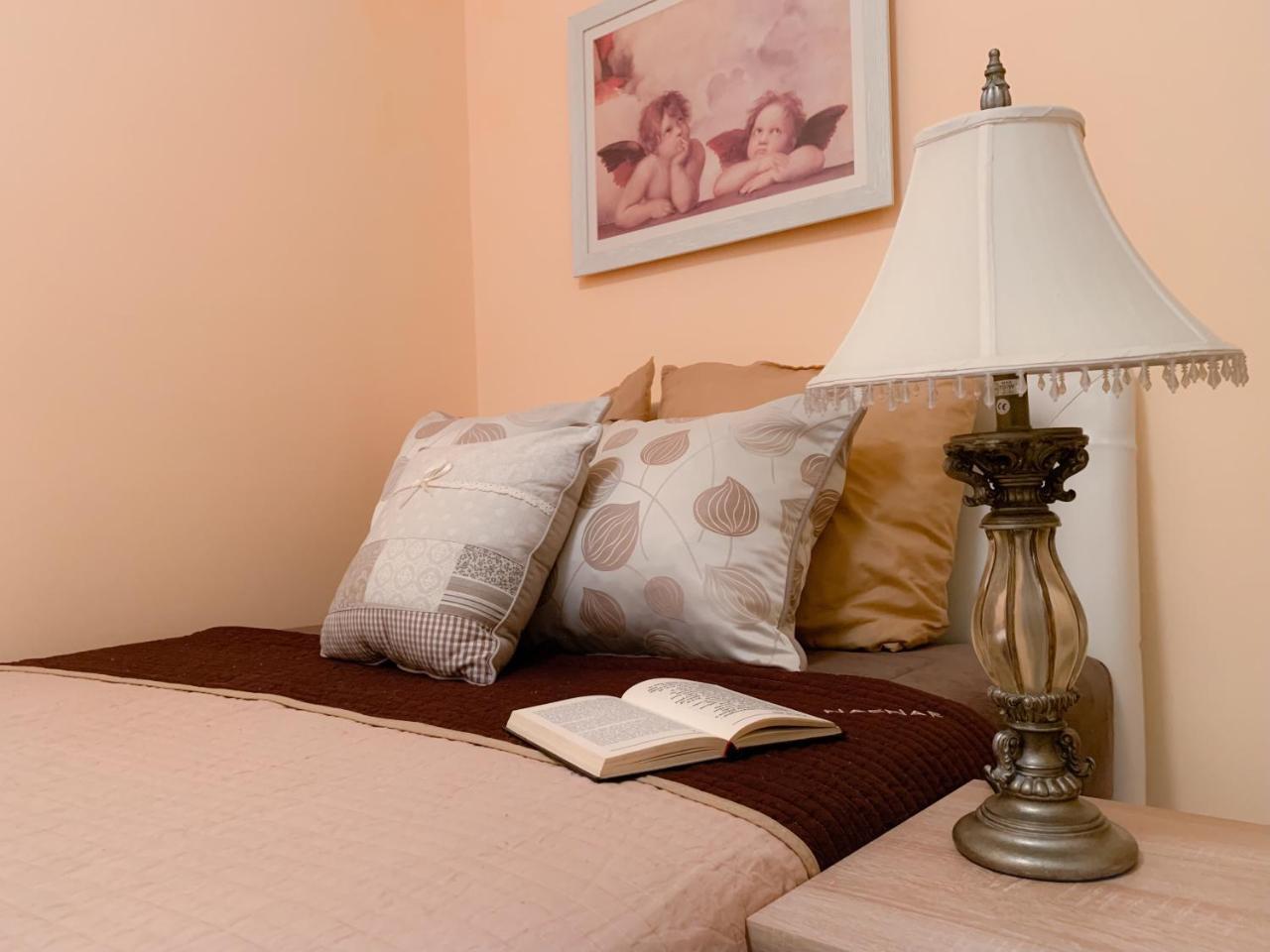 Beach Apartment Rafailovici Bagian luar foto