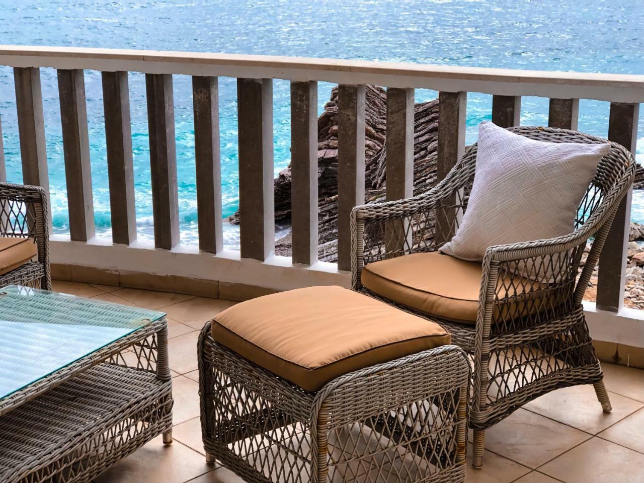 Beach Apartment Rafailovici Bagian luar foto